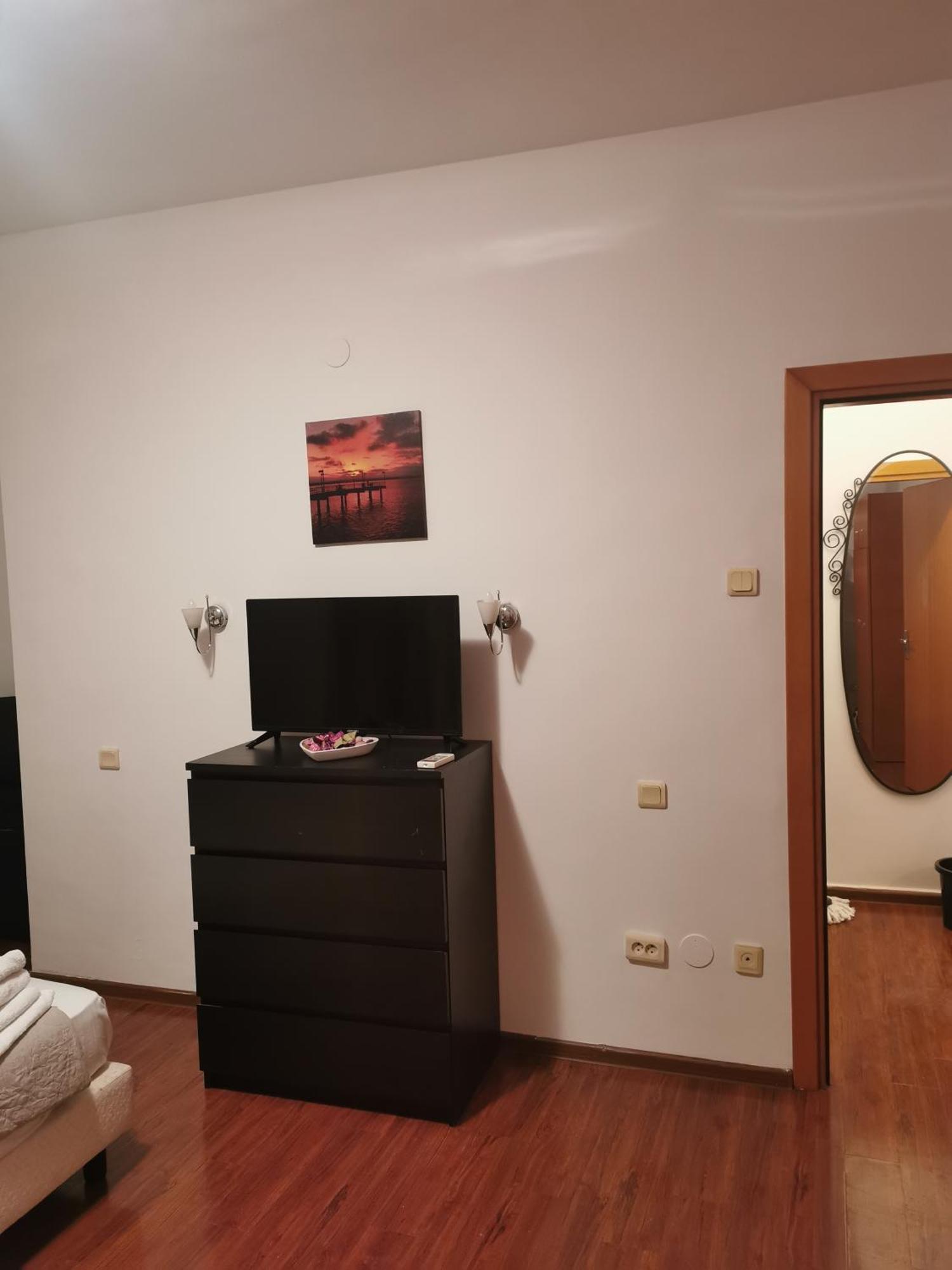 Old Center Apartament Бухарест Экстерьер фото