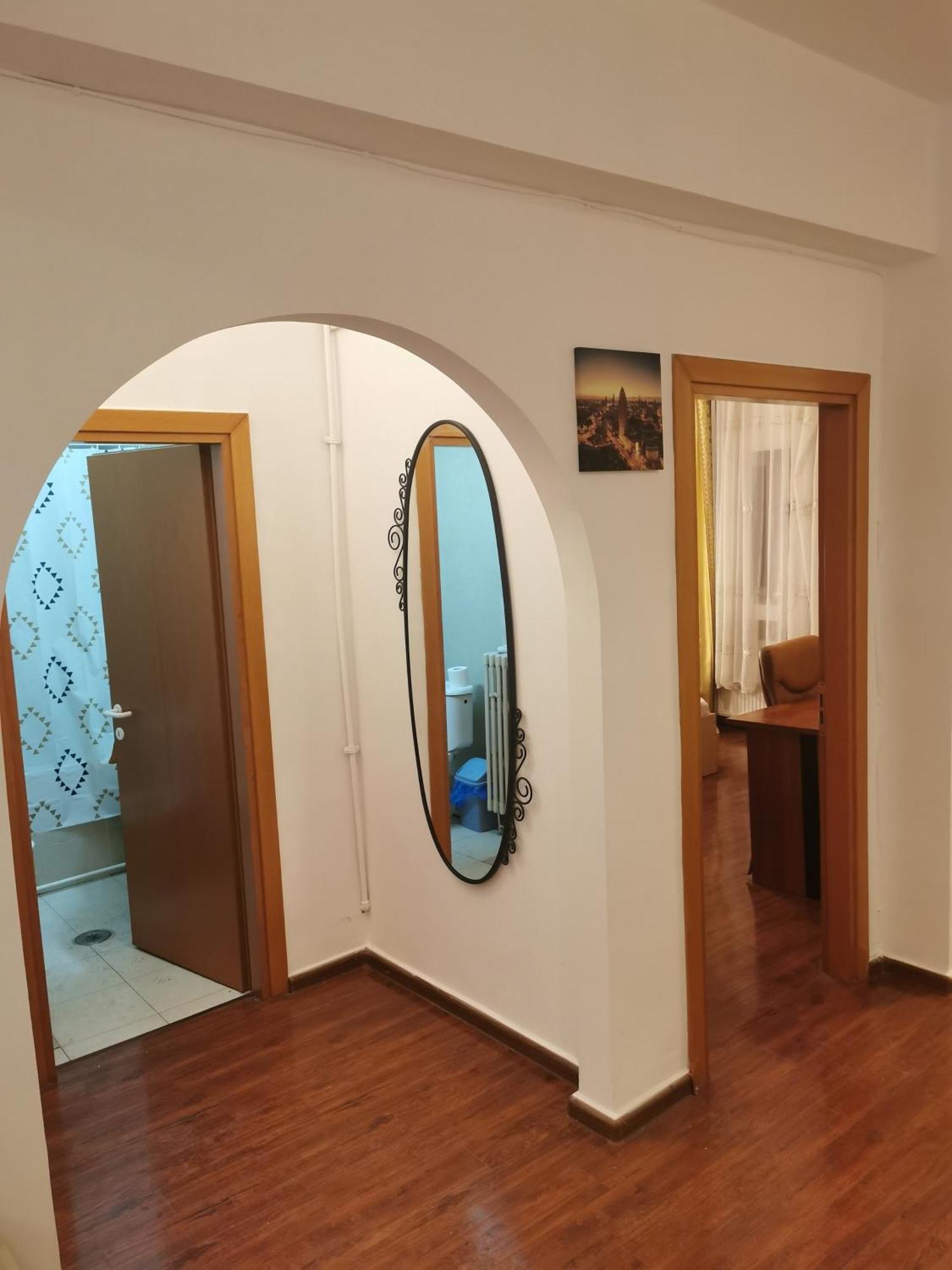 Old Center Apartament Бухарест Экстерьер фото