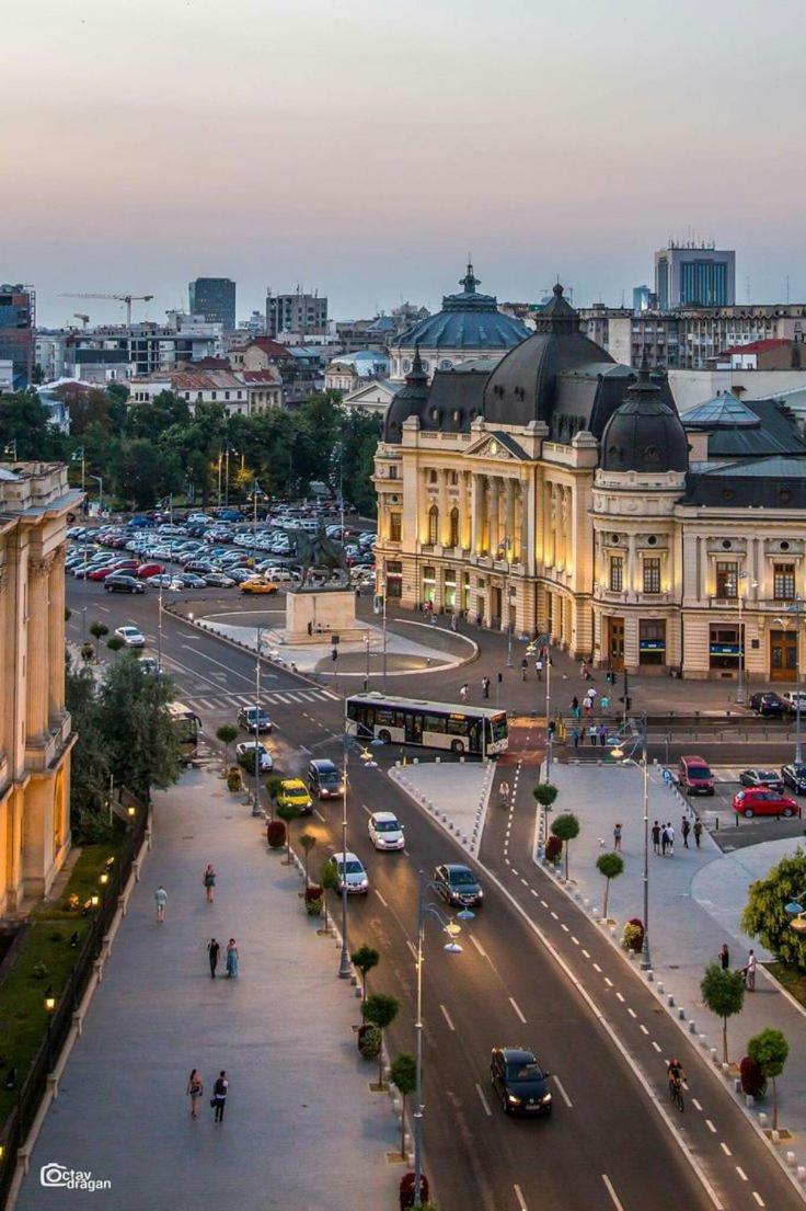 Old Center Apartament Бухарест Экстерьер фото